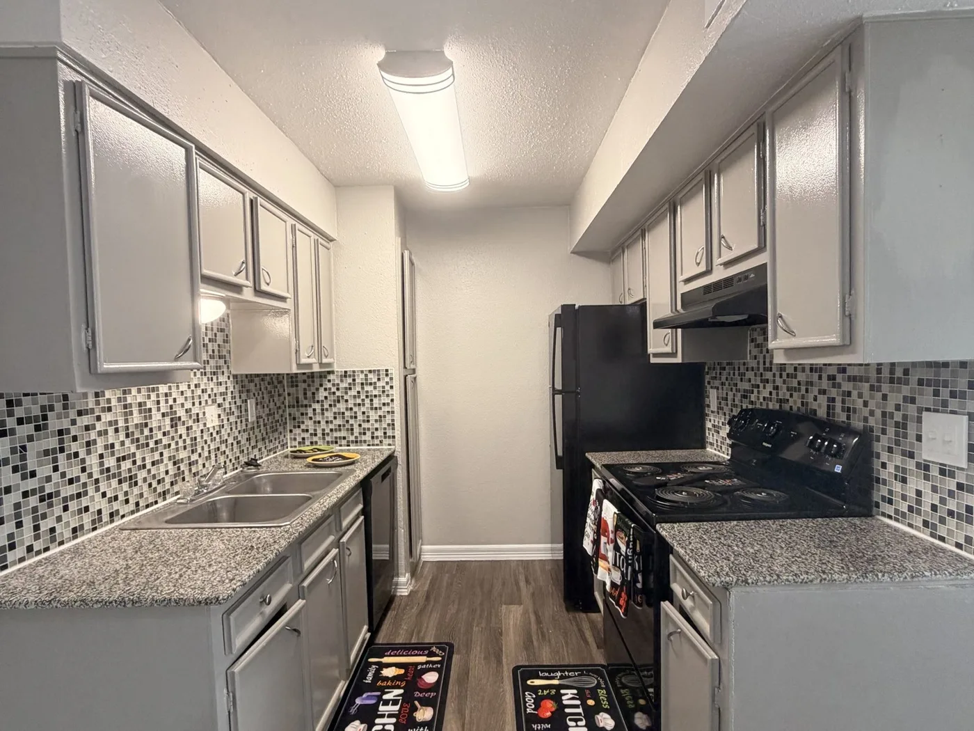 Cocina de un apartamento en Lakeside Forest